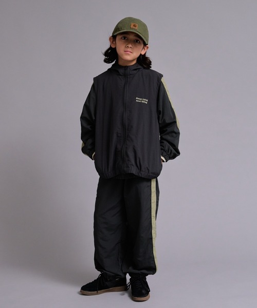 PAIRMANON STREET(ペアマノンストリート)の「【100-160cm】【撥水機能】 ナイロン ベスト フード付き 【PAIRMANON STREET】(ベスト・キッズ・パープル/チャコールグレー/ネイビー・120/130/110/100/140/160/150)」の6枚目の写真