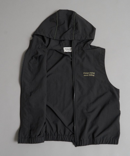 PAIRMANON STREET(ペアマノンストリート)の「【100-160cm】【撥水機能】 ナイロン ベスト フード付き 【PAIRMANON STREET】(ベスト・キッズ・パープル/チャコールグレー/ネイビー・120/130/110/100/140/160/150)」の19枚目の写真