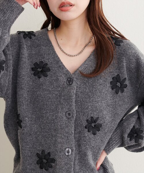 natural couture(ナチュラルクチュール)の「オーガンジーフラワー刺繍ニット(ニット/セーター・レディース・モカ/ブラウン/チャコールグレー/アイボリー・FREE)」の12枚目の写真