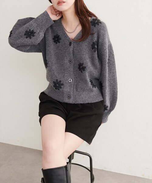 natural couture(ナチュラルクチュール)の「オーガンジーフラワー刺繍ニット(ニット/セーター・レディース・モカ/ブラウン/チャコールグレー/アイボリー・FREE)」の13枚目の写真