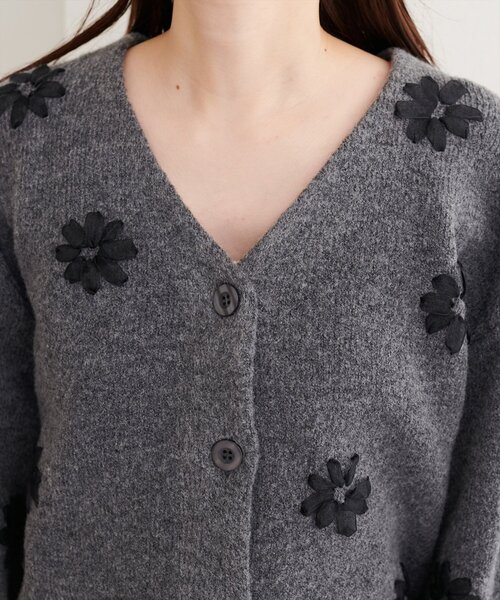 natural couture(ナチュラルクチュール)の「オーガンジーフラワー刺繍ニット(ニット/セーター・レディース・モカ/ブラウン/チャコールグレー/アイボリー・FREE)」の20枚目の写真