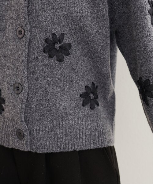 natural couture(ナチュラルクチュール)の「オーガンジーフラワー刺繍ニット(ニット/セーター・レディース・モカ/ブラウン/チャコールグレー/アイボリー・FREE)」の21枚目の写真
