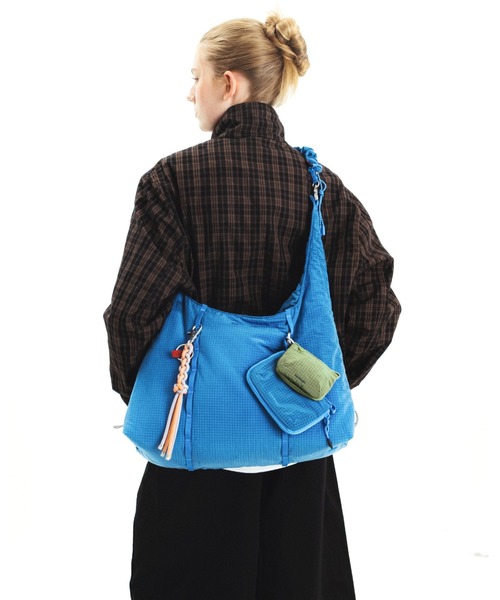 Topologie(トポロジー)の「Cloud Hobo Medium(クラウド ホーボー ミディアム)(ショルダーバッグ・レディース・ブルー・ONE SIZE)」の7枚目の写真
