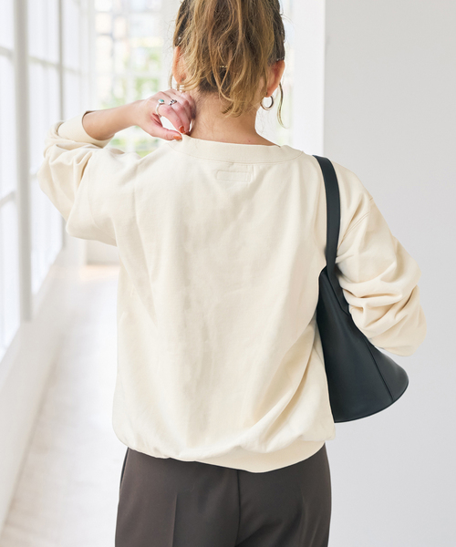 Spick & Span(スピックアンドスパン)の「《別注 / 》LA HUTTE Vネックスウェット*(スウェット・レディース・ライトグレー/ネイビー/アイボリー・FREE)」の16枚目の写真