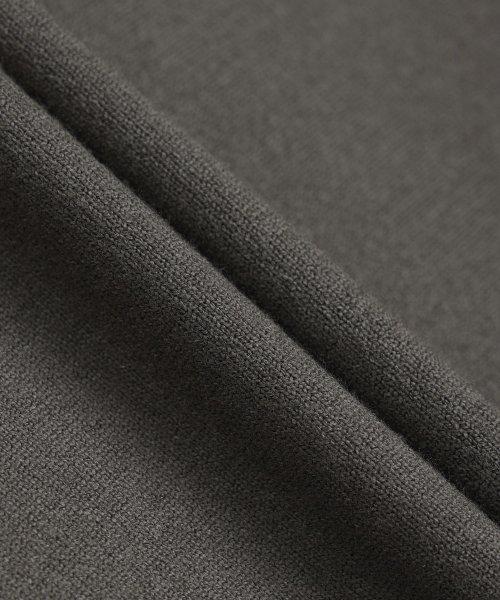 247SERIES（247シリーズ）の「FINE RIBBED Vネック 12GG ニット カーキ（ニット/セーター・メンズ・カーキ・SMALL/MEDIUM/LARGE/X-LARGE）」の6枚目の写真
