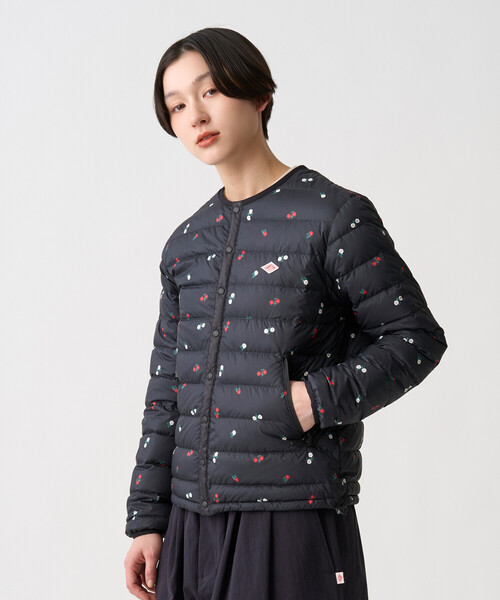 DANTON(ダントン)の「Women's Crewneck Inner Down Jacket - Flower Print(ダウンジャケット/コート・レディース・ブラック系その他・S/XS/M)」の2枚目の写真