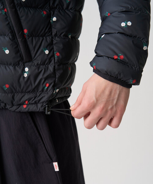 DANTON(ダントン)の「Women's Crewneck Inner Down Jacket - Flower Print(ダウンジャケット/コート・レディース・ブラック系その他・S/XS/M)」の6枚目の写真