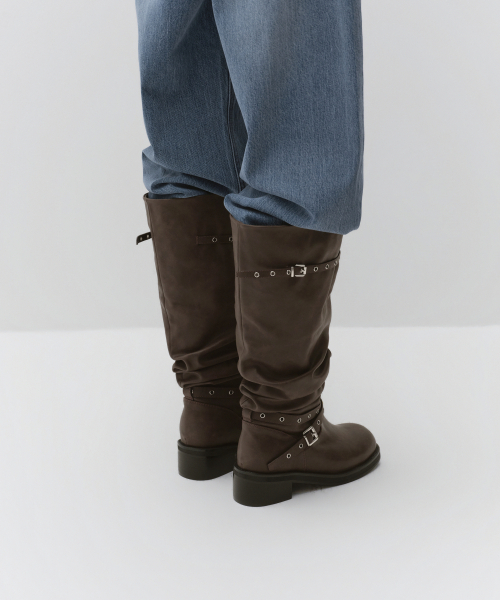 MUSINSA STANDARD WOMAN（ムシンサスタンダードウーマン）の「ウィメンズストラップスラウチブーツ[ダークブラウン]（ブーツ・レディース・その他・23cm/23.5cm/24cm/24.5cm/25cm/25.5cm）」の3枚目の写真