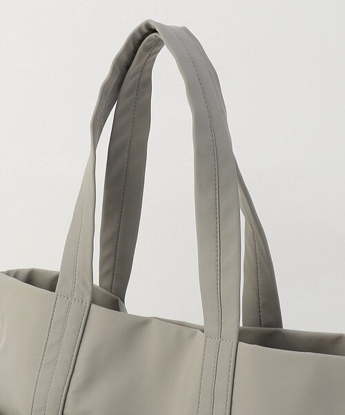 MICO COULIER(ミコクリエ)の「GATHERED POCKET TOTE(トートバッグ・レディース・ライトグレー/ブラック・FREE)」の7枚目の写真