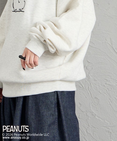 PEANUTS（ピーナッツ）の「【FUDGE 10月号掲載】[PEANUTS×JEANS FACTORY/ピーナッツ×ジーンズ ファクトリー] 別注 チャーリー・ブラウン / サガラ刺繍クルーネックスウェット（スウェット・レディース・グレー/オフホワイト/ブラック・L/M/S）」の9枚目の写真