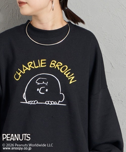 PEANUTS（ピーナッツ）の「【FUDGE 10月号掲載】[PEANUTS×JEANS FACTORY/ピーナッツ×ジーンズ ファクトリー] 別注 チャーリー・ブラウン / サガラ刺繍クルーネックスウェット（スウェット・レディース・グレー/オフホワイト/ブラック・L/M/S）」の10枚目の写真