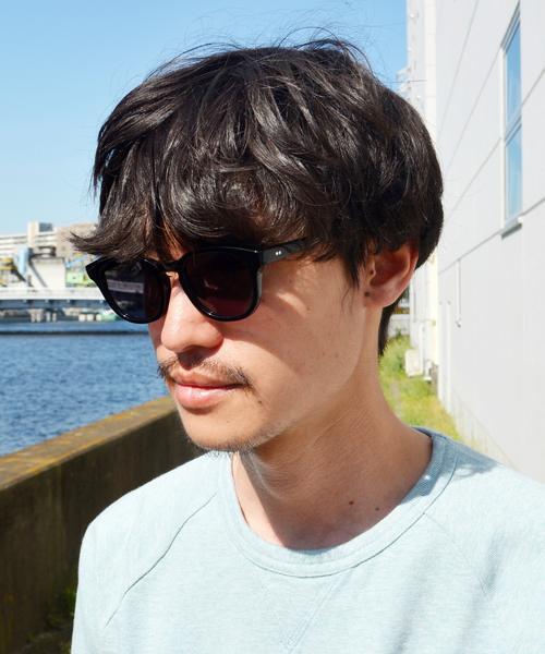 SHIPS（シップス）の「SHIPS×sabae: スリム ボスリントン サングラス（サングラス・メンズ・ブラック/グレー/ブラウン・ONE SIZE）」の2枚目の写真