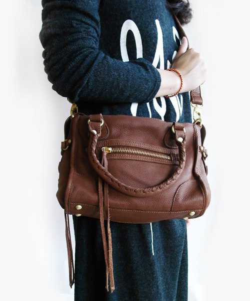 And A（アンドエー）の「カガリショルダーバッグ（And A×Beau're）（ショルダーバッグ・レディース・ブラック/ライトブラウン/レッド・FREE）」の8枚目の写真