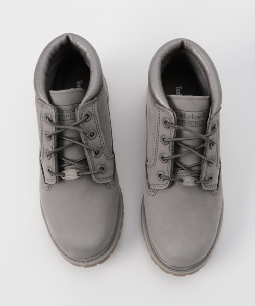 Timberland（ティンバーランド）の「レディース ネリー チャッカ ダブル ウォータープルーフ ブーツ - スティープルグレー（ブーツ・レディース・グレー・22.5cm/23.0cm/23.5cm/24.0cm/24.5cm/25.0cm/25.5cm）」の4枚目の写真