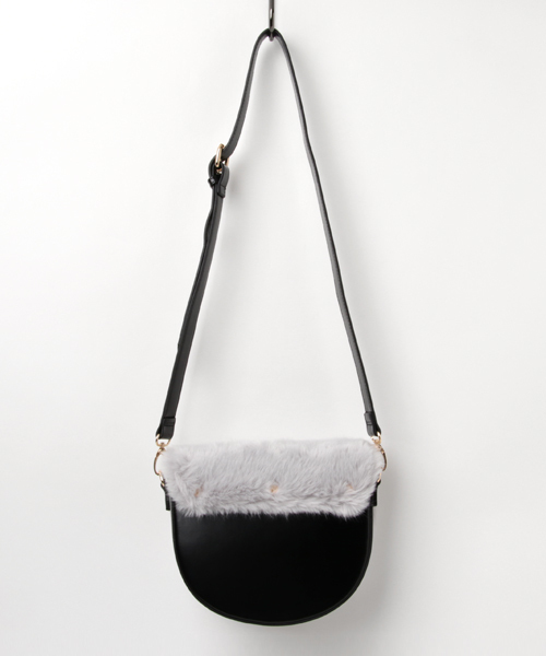 Andemiu（アンデミュウ）の「フラップコンビショルダーＢＡＧ772089（ショルダーバッグ・レディース・ブラック/グレー・FREE）」の3枚目の写真