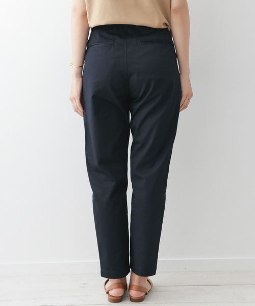 URBAN RESEARCH DOORS（アーバンリサーチドアーズ）の「コットンテーパードパンツ（その他パンツ・レディース・ネイビー/ベージュ・38/36）」の9枚目の写真