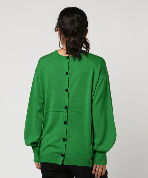 SHIPS（シップス）の「SAYAKA D:BUTTON BACK SWEATER■（ニット/セーター・レディース・パープル/グリーン・ONE SIZE）」の4枚目の写真