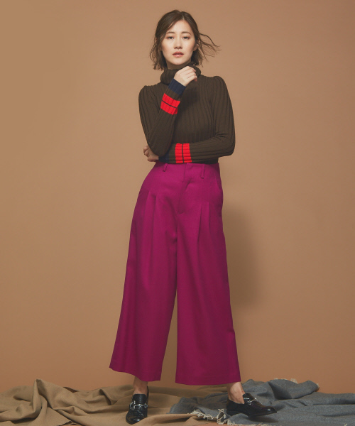 Abahouse Devinette(ドゥヴィネット)の「ツータックパンツ(その他パンツ・レディース・パープル/ブルー/グレー・40/38/36)」の4枚目の写真