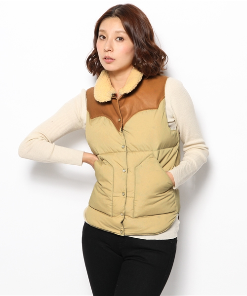 SOFFITTO（ソフィット）の「Rocky Mountain /  Christy Vest（ダウンベスト・レディース・ベージュ/レッド/ネイビー・3/2）」の2枚目の写真
