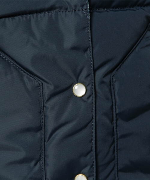 SOFFITTO（ソフィット）の「Rocky Mountain /  Christy Vest（ダウンベスト・レディース・ベージュ/レッド/ネイビー・3/2）」の11枚目の写真