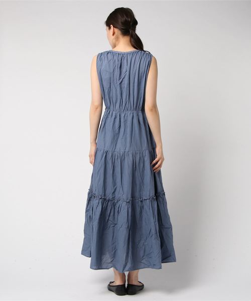axes femme(アクシーズファム)の「くるみ釦ティアードワンピース(ワンピース・レディース・ブルー/イエロー/レッド・MEDIUM)」の6枚目の写真