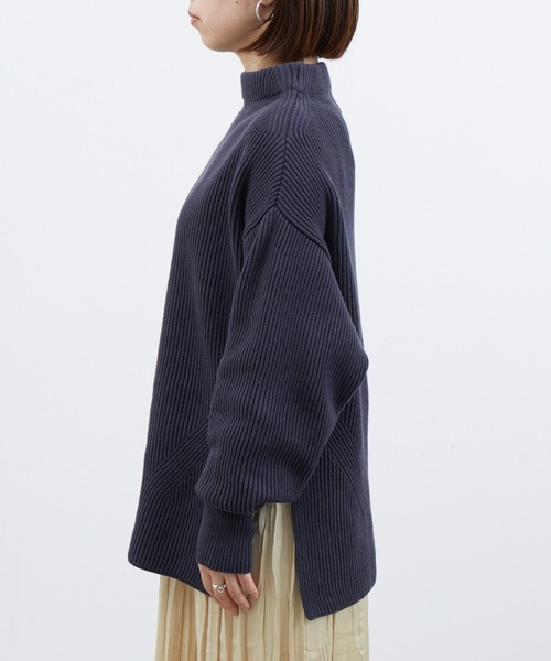 ADAM ET ROPE'（アダムエロペ）の「コットンアクリルルーズスリットプルオーバー（ニット/セーター・レディース・ホワイト/ネイビー・FREE）」の8枚目の写真