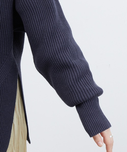 ADAM ET ROPE'（アダムエロペ）の「コットンアクリルルーズスリットプルオーバー（ニット/セーター・レディース・ホワイト/ネイビー・FREE）」の11枚目の写真