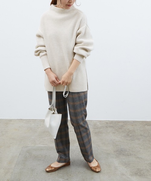 ADAM ET ROPE'（アダムエロペ）の「コットンアクリルルーズスリットプルオーバー（ニット/セーター・レディース・ホワイト/ネイビー・FREE）」の17枚目の写真