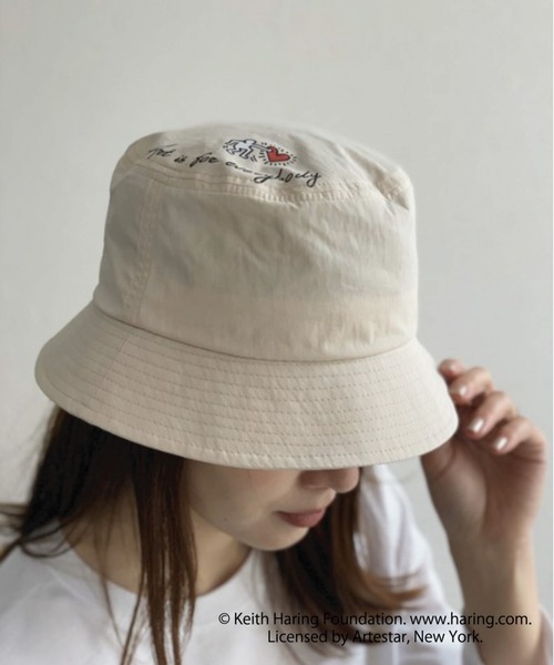 Keith Haring(キース・ヘリング)の「【 Keith Haring / キースヘリング 】 アート ロゴ プリント バケット ハット(ハット・レディース・ブラック/ベージュ/ベージュ系その他/ブラック系その他/ホワイト/ベージュ系その他2/ブラック系その他2/ホワイト系その他/ベージュ系その他3/ホワイト系その他2/ブラック系その他3/ベージュ系その他4/ブラック系その他5/ブラック系その他4/ホワイト系その他3/ベージュ系その他5/ブラック系その他6/ホワイト系その他4/ブラック系その他7/ベージュ系その他6・FREE)」の14枚目の写真