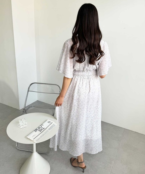 GeeRA(ジーラ)の「【新色追加】夏にぴったり。フレアースリーブカシュクールプリントワンピース(ワンピース・レディース・ドット/アニマル/その他/ブルー系その他/ネイビー/その他1/ブラック系その他/ブラック系・SMALL/X-LARGE/MEDIUM/XX-LARGE/LARGE)」の22枚目の写真