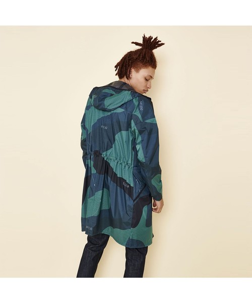 AIGLE(エーグル)の「透湿防水 ベラータ プリント ジャケット(マウンテンパーカー・メンズ・ダークブルー・M/L)」の4枚目の写真