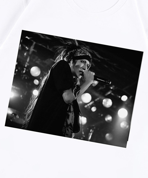 MEDICOM TOY(メディコムトイ)の「Amplifier “石井秀仁” TEE design C(Tシャツ/カットソー・メンズ・ホワイト/ブラック・MEDIUM/LARGE/SMALL/X-LARGE)」の4枚目の写真