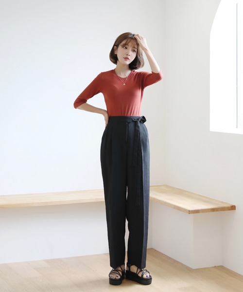 by muni:r(バイ ムニール)の「ラウンドネック スリムライン ソフトリブ 7分丈 Tシャツ(Tシャツ/カットソー・レディース・ブラック/ベージュ/ネイビー/オレンジ・FREE)」の7枚目の写真