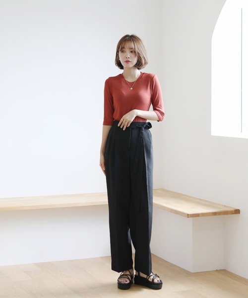 by muni:r(バイ ムニール)の「ラウンドネック スリムライン ソフトリブ 7分丈 Tシャツ(Tシャツ/カットソー・レディース・ブラック/ベージュ/ネイビー/オレンジ・FREE)」の8枚目の写真