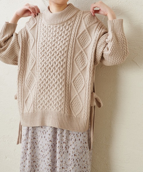 natural couture(ナチュラルクチュール)の「サイドリボンゆるっとニット(ニット/セーター・レディース・ブラック/ブラウン/グリーン/アイボリー・FREE)」の2枚目の写真