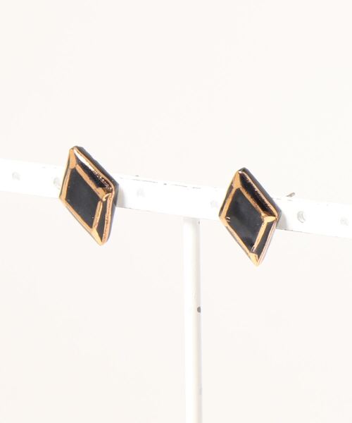 tone(トーン)の「【irodori】金彩jewel cut pierce(hishigata 黒)(ピアス(両耳用)・レディース・ブラック・FREE)」の1枚目の写真