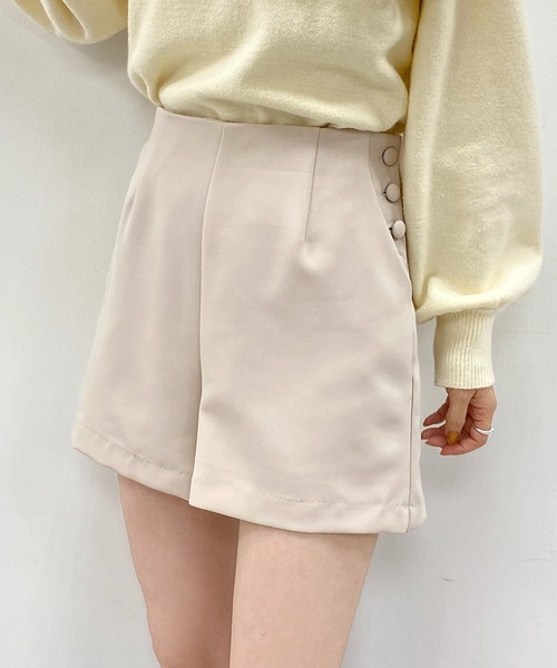 one after another NICE CLAUP(ワンアフターアナザーナイスクラップ)の「サイドボタンショートパンツ(その他パンツ・レディース・ブラック/ブラック系その他/グレー系その他/ベージュ・FREE)」の4枚目の写真