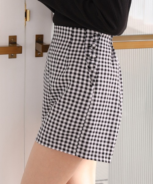 one after another NICE CLAUP(ワンアフターアナザーナイスクラップ)の「サイドボタンショートパンツ(その他パンツ・レディース・ブラック/ブラック系その他/グレー系その他/ベージュ・FREE)」の3枚目の写真