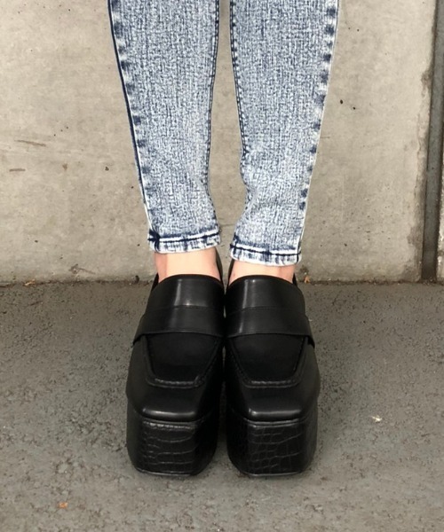 ENVYM（アンビー）の「スクエアヒールローファー（ローファー・レディース・マルチ/ブラック/ベージュ・22.5cm/24.5cm/23.5cm）」の13枚目の写真