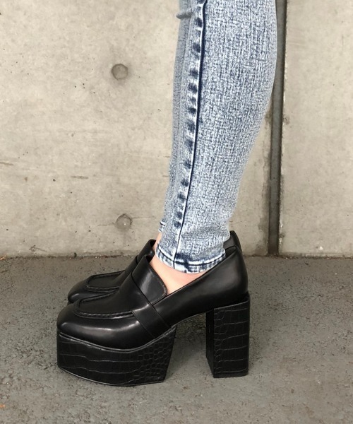 ENVYM（アンビー）の「スクエアヒールローファー（ローファー・レディース・マルチ/ブラック/ベージュ・22.5cm/24.5cm/23.5cm）」の11枚目の写真