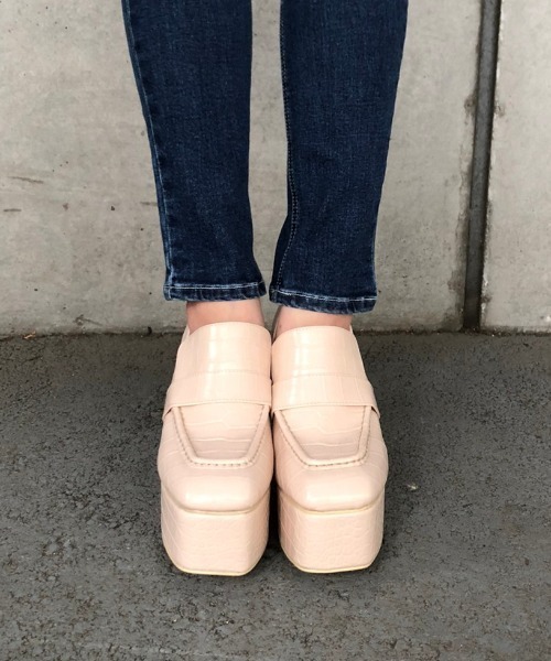 ENVYM（アンビー）の「スクエアヒールローファー（ローファー・レディース・マルチ/ブラック/ベージュ・22.5cm/24.5cm/23.5cm）」の15枚目の写真