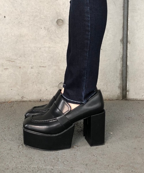 ENVYM（アンビー）の「スクエアヒールローファー（ローファー・レディース・マルチ/ブラック/ベージュ・22.5cm/24.5cm/23.5cm）」の6枚目の写真