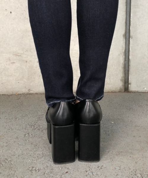 ENVYM（アンビー）の「スクエアヒールローファー（ローファー・レディース・マルチ/ブラック/ベージュ・22.5cm/24.5cm/23.5cm）」の14枚目の写真