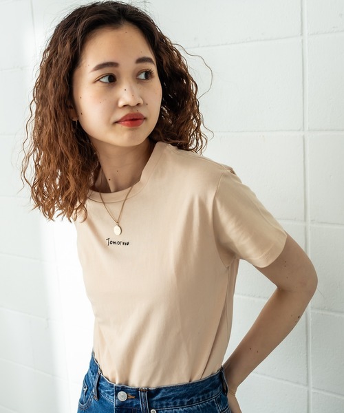 mystic（ミスティック）の「フロント刺繍Tシャツ（Tシャツ/カットソー・レディース・ブラック/オフホワイト/ベージュ/ホワイト系その他2/グレー系その他/グレー系その他2・FREE）」の6枚目の写真