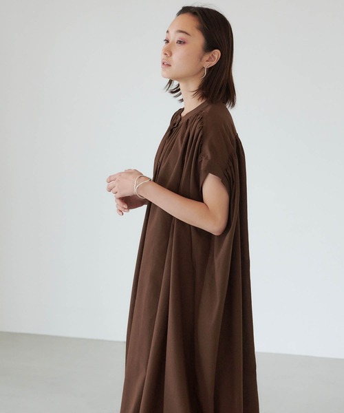 forksy.（フォルクシー）の「【forksy.】スタンドカラーギャザーノースリーブシャツワンピース（シャツワンピース・レディース・ホワイト/シャーベット/ダークブラウン/ブラック/モスグリーン・FREE）」の19枚目の写真