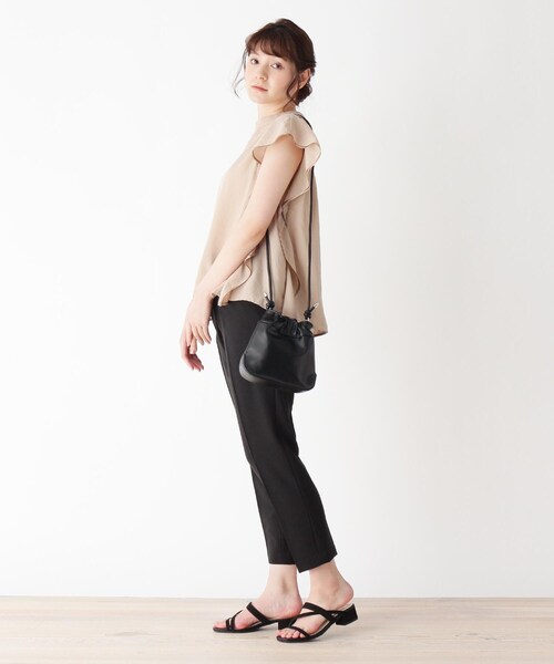 pink adobe（ピンクアドベ）の「◆ソフトレザー調巾着ショルダーバッグ（ショルダーバッグ・レディース・ブラック/ライトグリーン/イエロー/アイボリー/ピンクゴールド・00）」の6枚目の写真