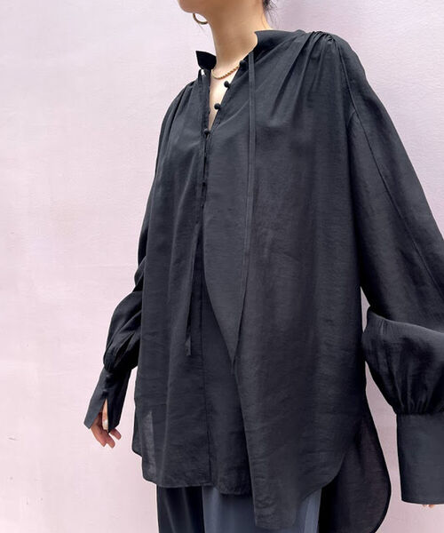 grace grace (グラスグラス)の「シースルー袖ボリュームブラウス(シャツ/ブラウス・レディース・ホワイト/ブラック・38)」の3枚目の写真