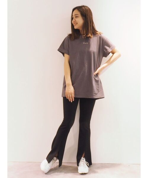 EVRIS（エヴリス）の「ロールアップグラフィックTEE（Tシャツ/カットソー・レディース・ベージュ/グレー/ブルー/アイボリー・FREE）」の22枚目の写真