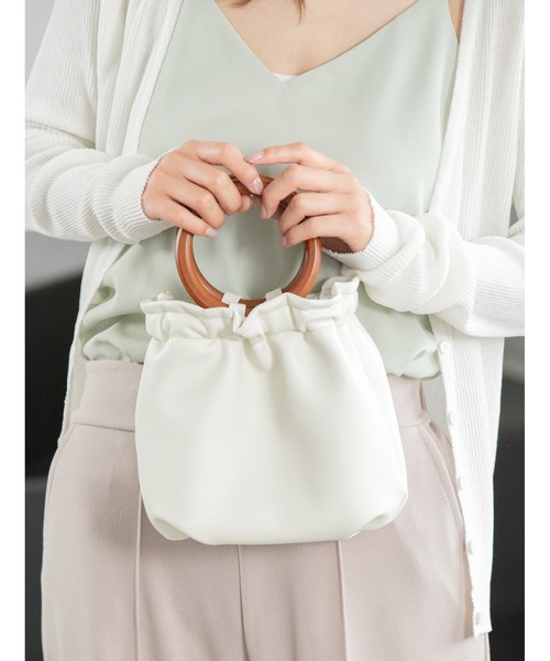 fifth（フィフス）の「ウッドハンドル巾着ミニバッグ（ショルダーバッグ・レディース・ホワイト/ブラック/イエロー・FREE）」の2枚目の写真