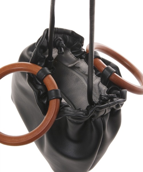 fifth（フィフス）の「ウッドハンドル巾着ミニバッグ（ショルダーバッグ・レディース・ホワイト/ブラック/イエロー・FREE）」の8枚目の写真